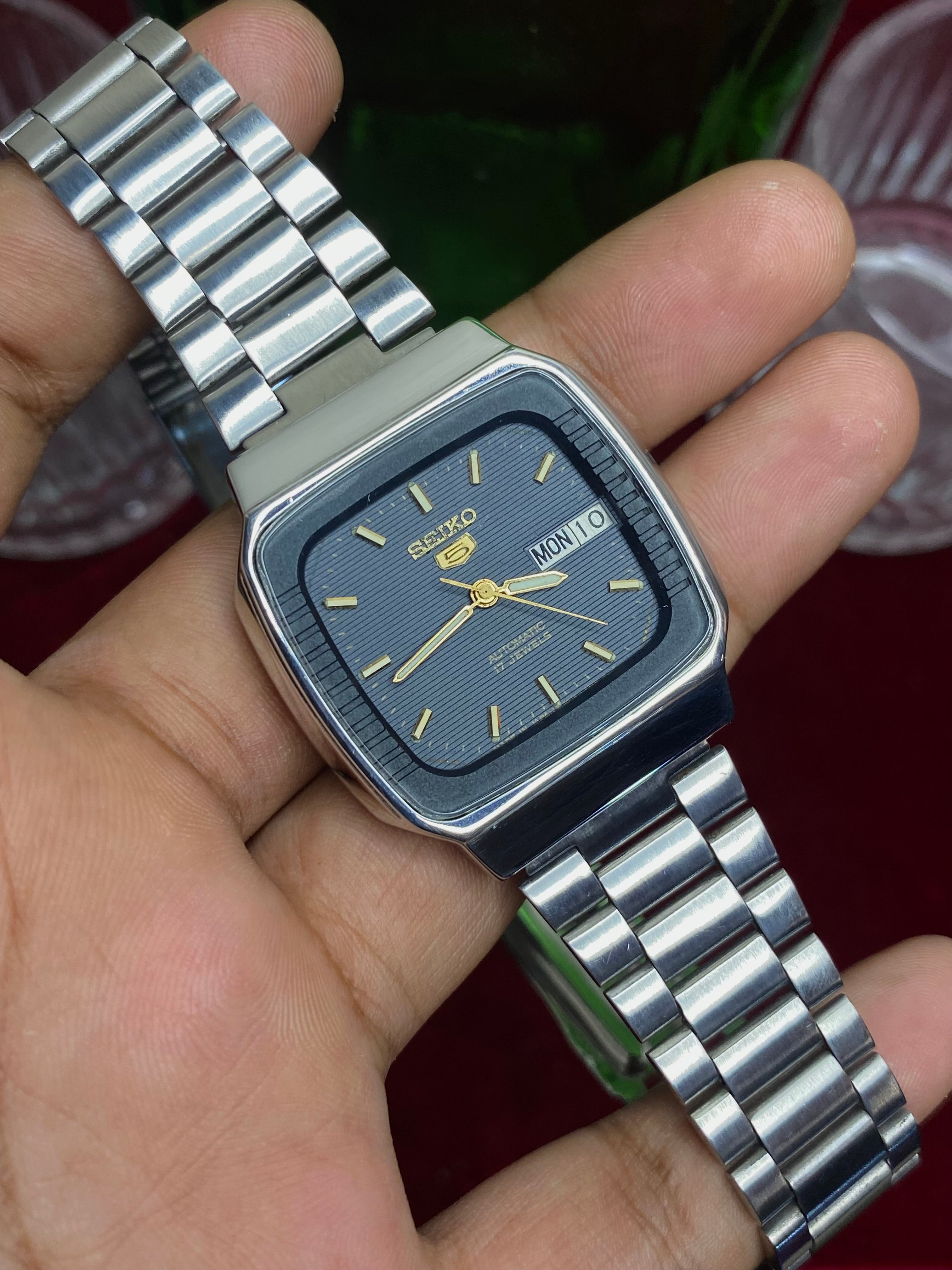 Seiko 5 Automatic — TV-Case Blue Linen Dial | Ref 7009-596K.