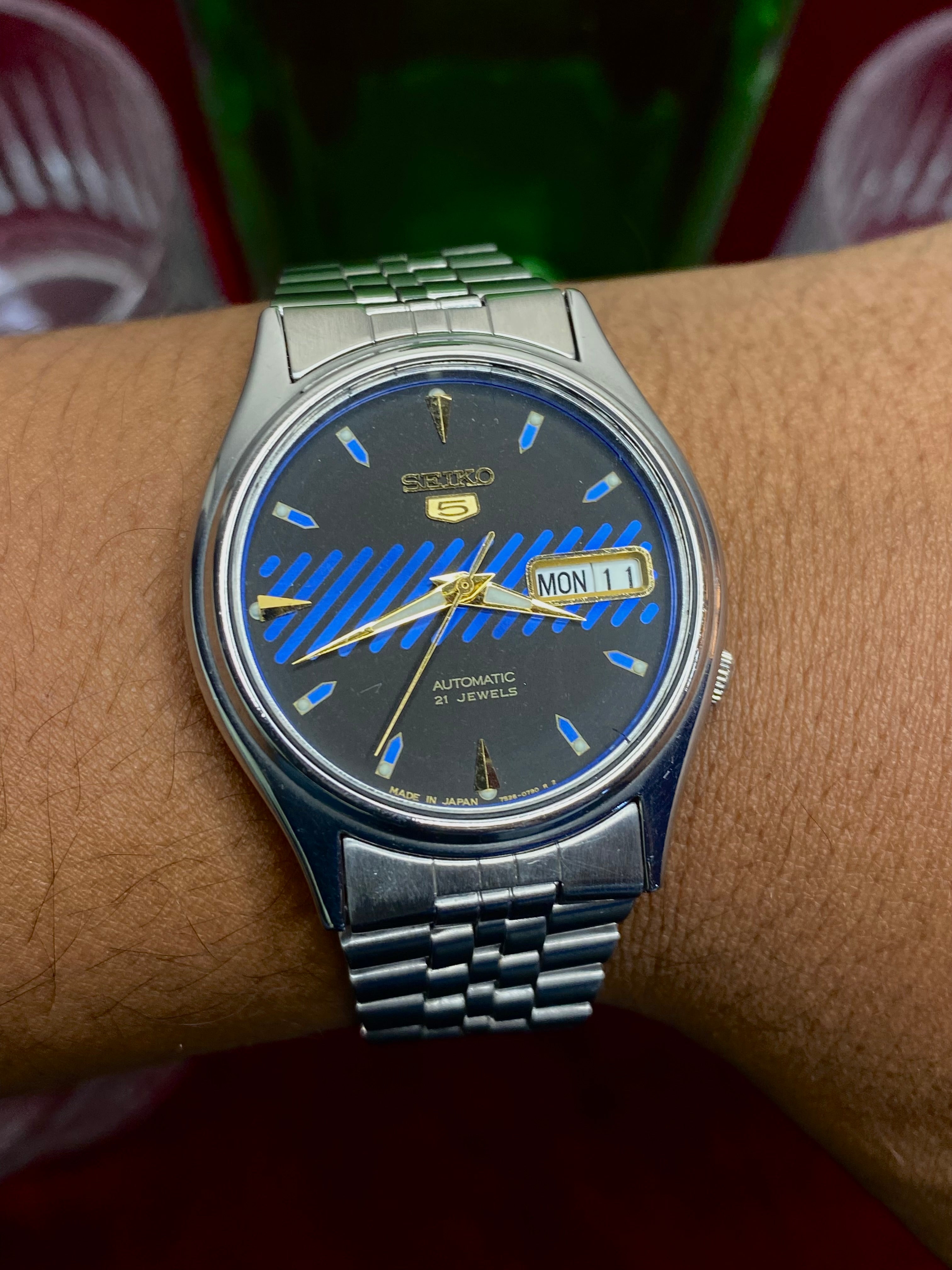 Seiko 5 “Equalizer” — 7S26 Blue-on-Black Automatic Watch With 21 jewels.