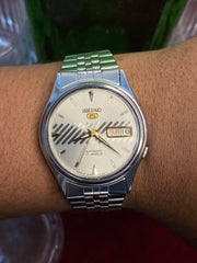 Seiko 5 “Silver Slant” — 7009 Textured Dial Automatic watch.