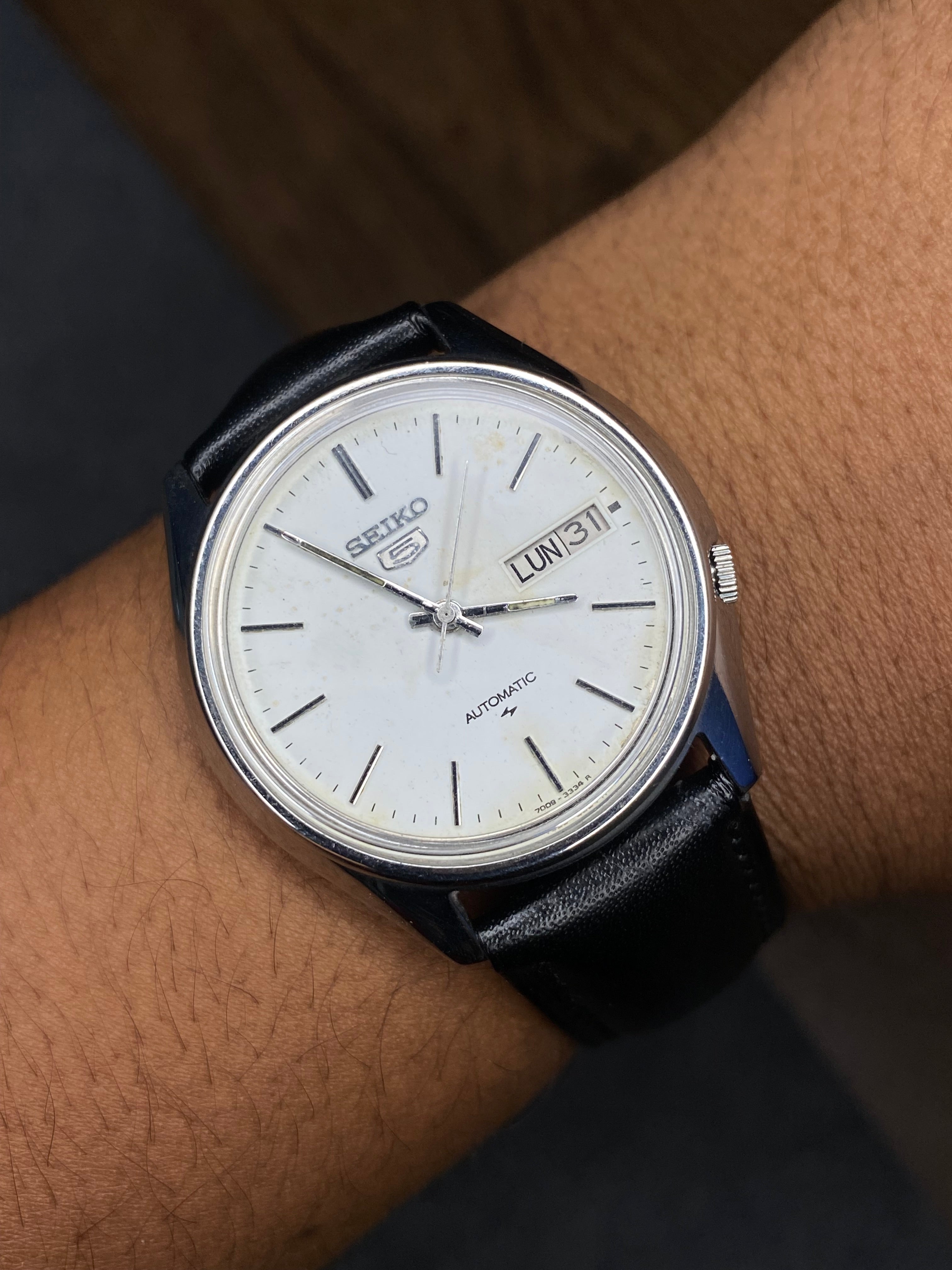 Super Gorgeous Seiko 5 White Dial Watch With Black Leather Strap.