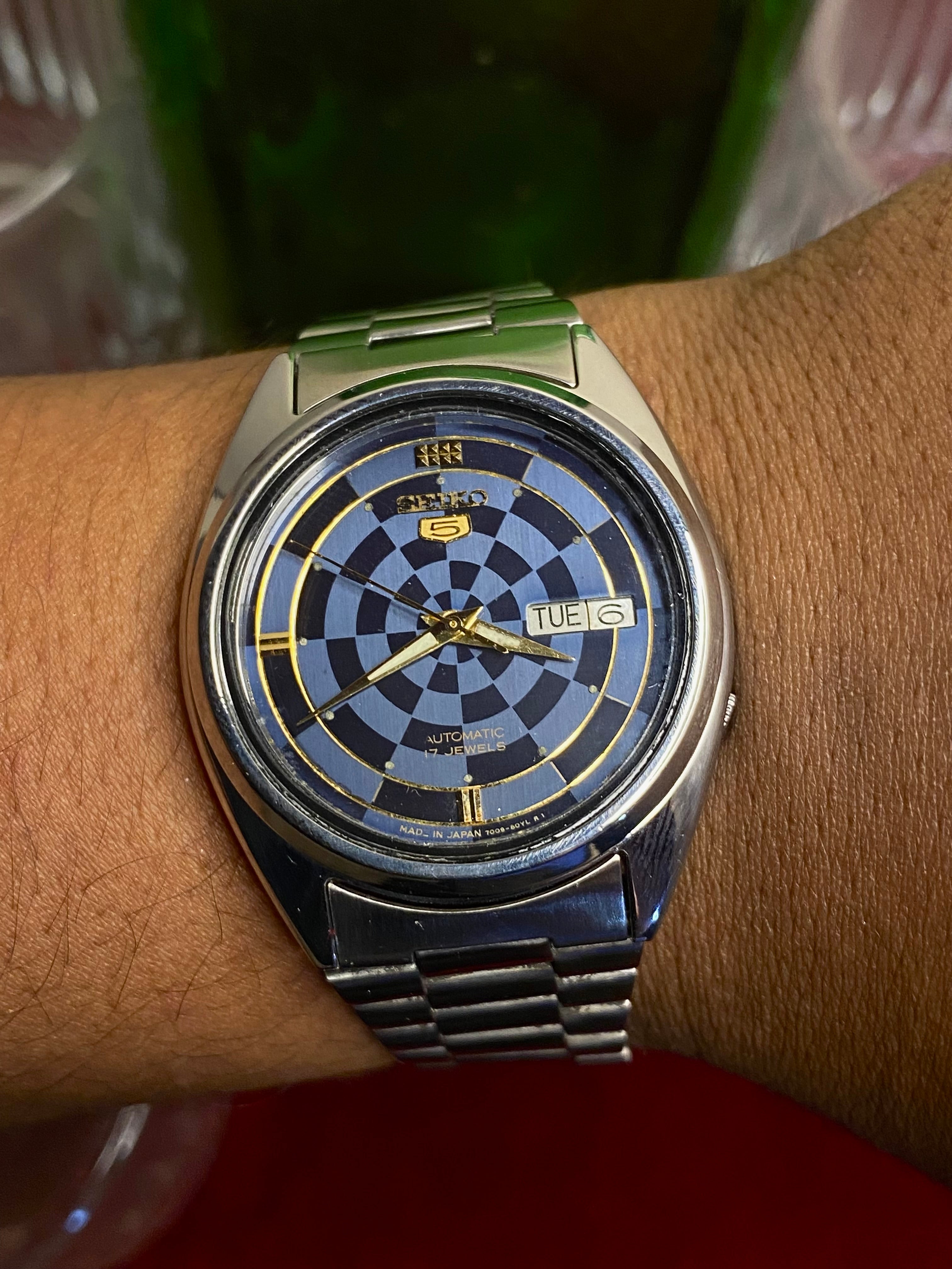 Seiko 5 Automatic — Blue Dartboard Dial Watch | Ref 7009-3041.