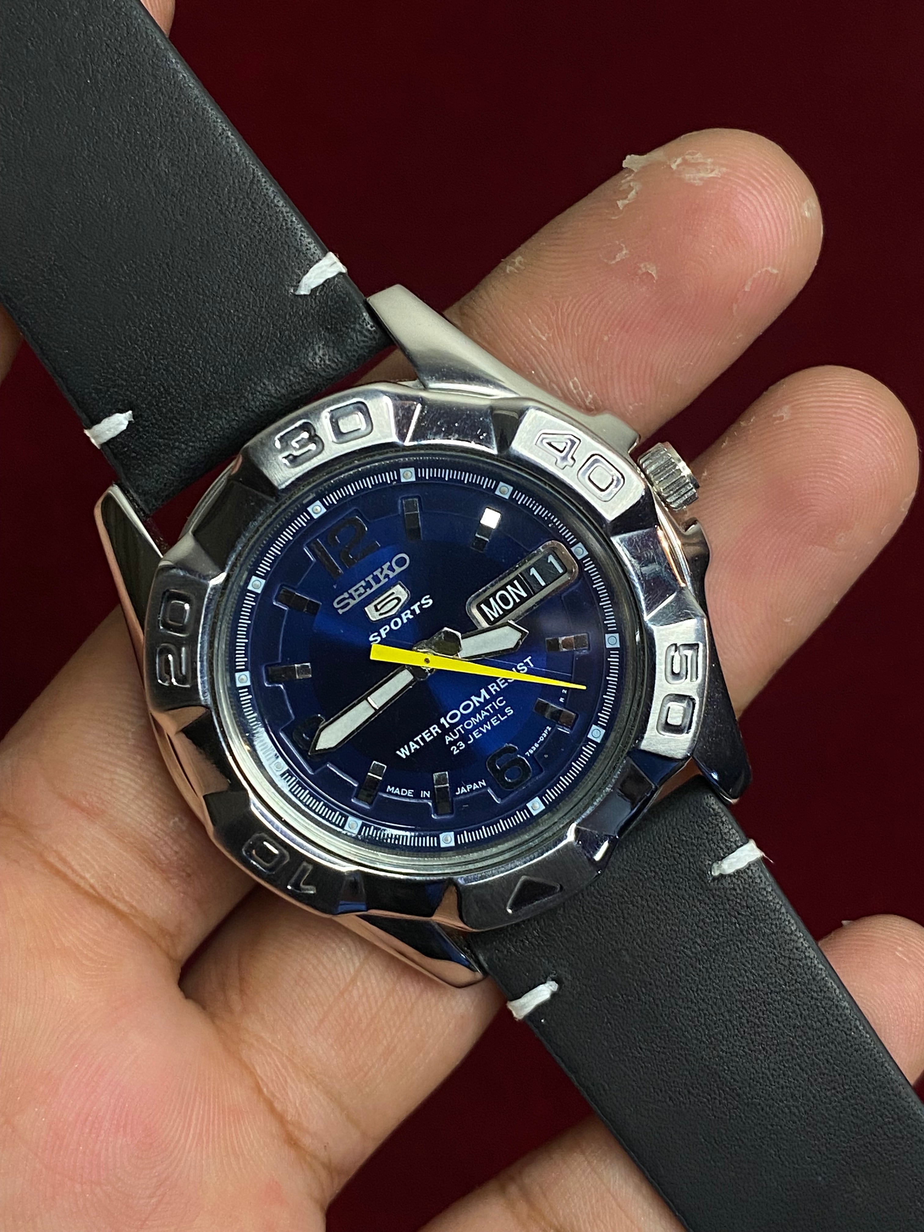 Seiko 5 Sports — "Blue Explorer",23 Jewels, 100m | Ref. 7S36-02L0 | Exhibition Caseback | 41mm.