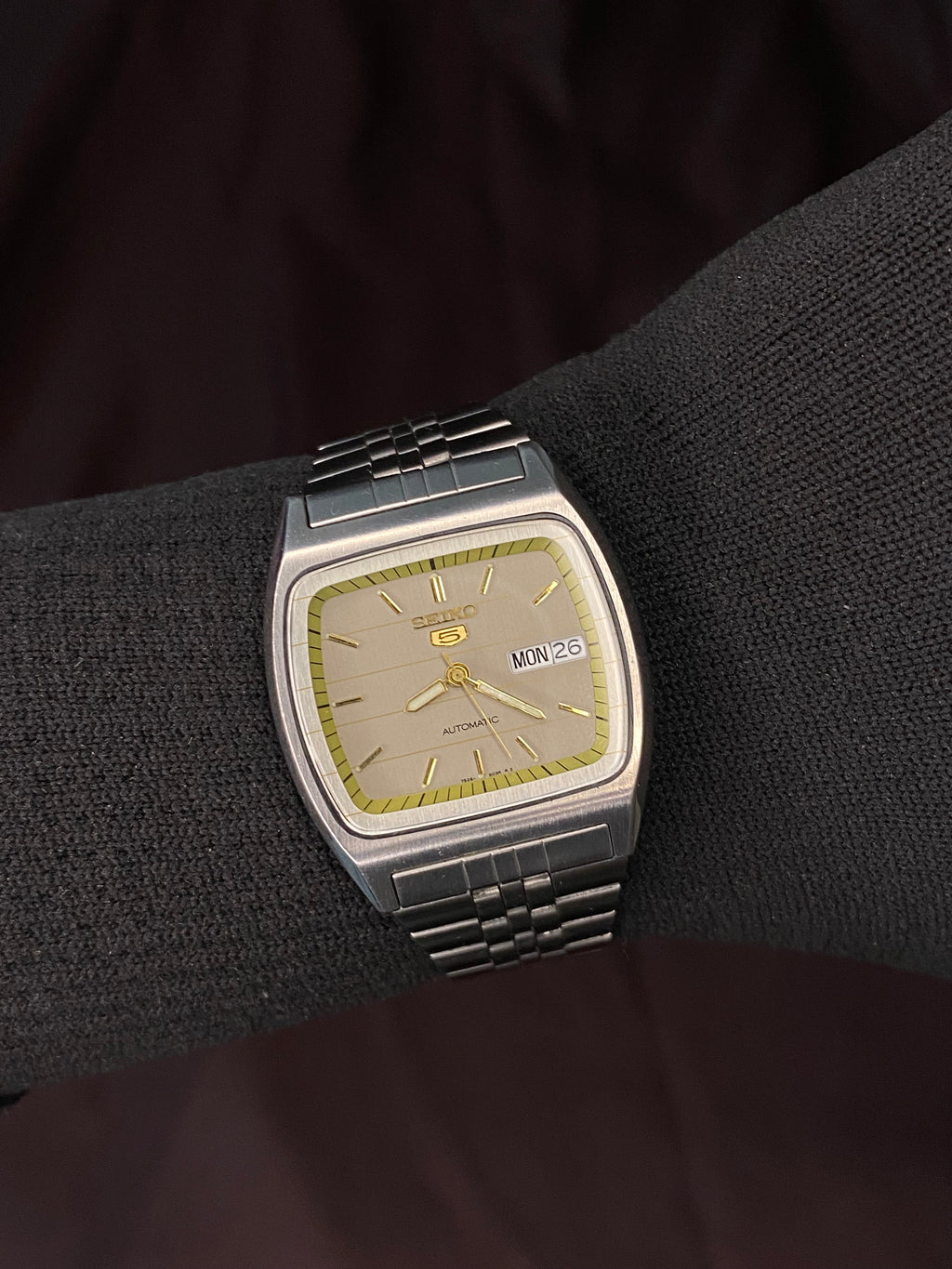 Seiko 5 Sunburst  Grey Tv Dial Watch