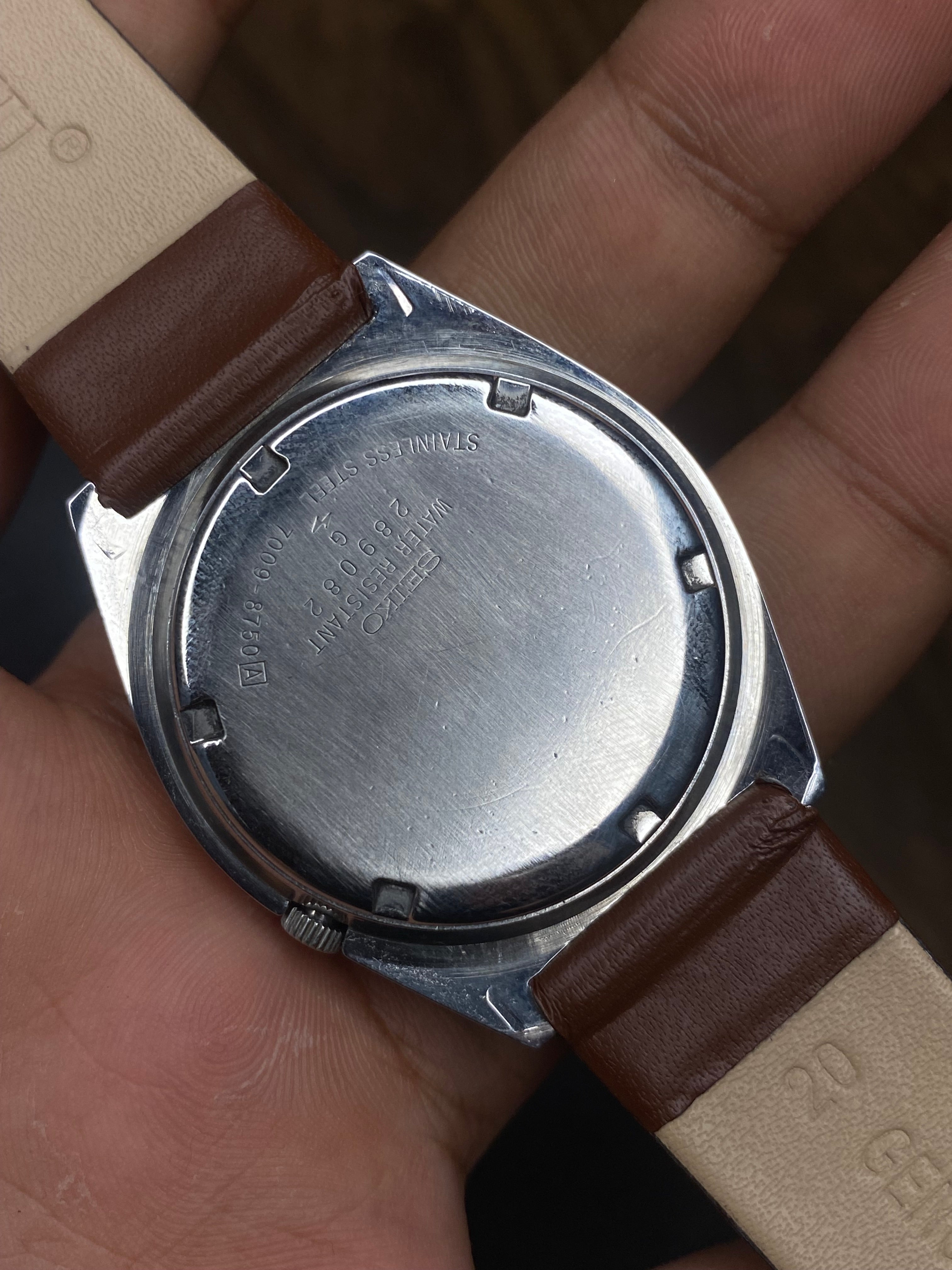 Seiko 5  — Silver Textured Dial Automatic | 7009 Vintage Watch.