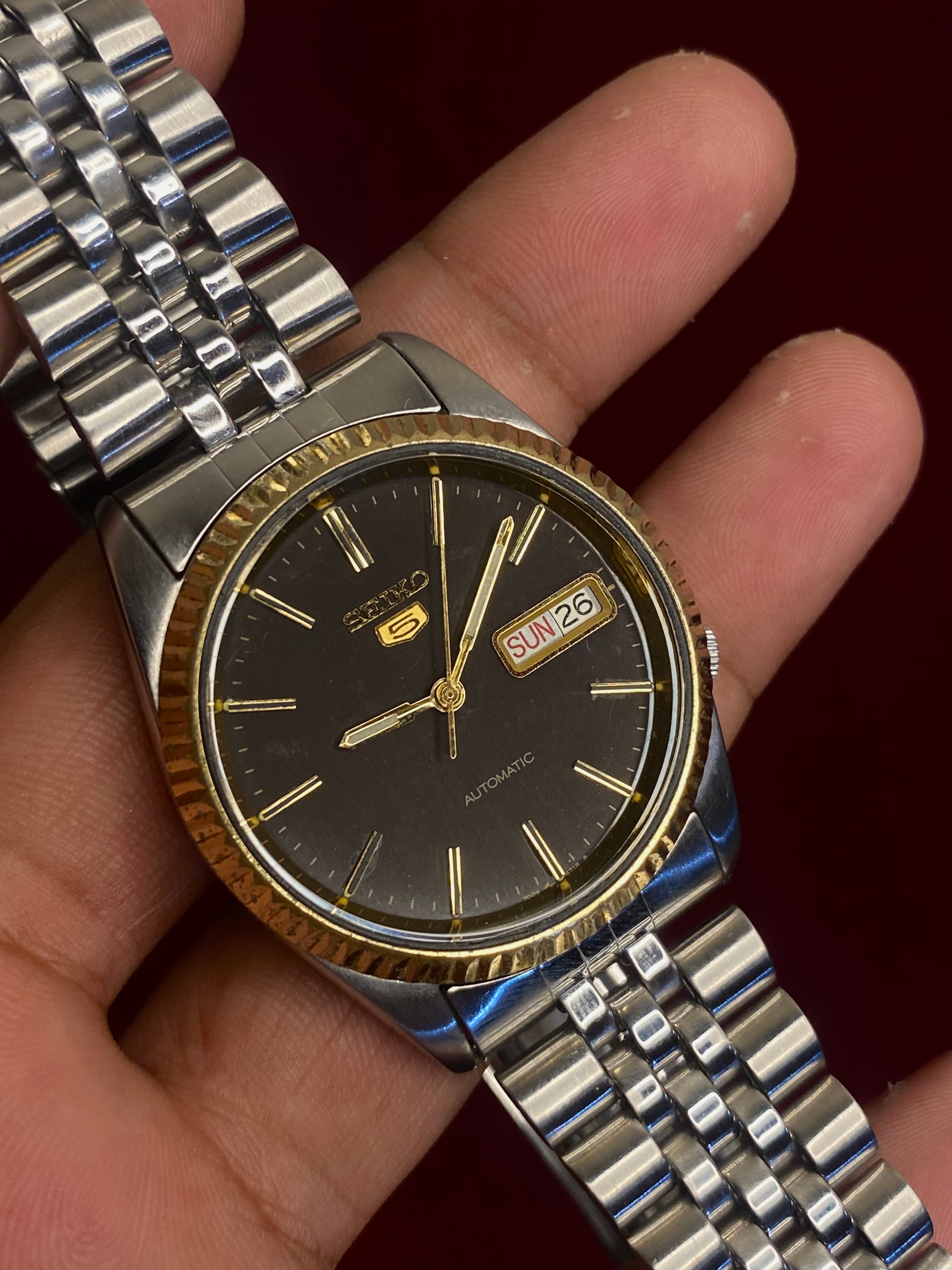 Seiko 5 "President" — Grey Dial, Fluted Gold Bezel | Ref. 7009-6001.
