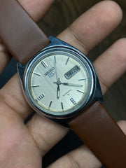 Seiko 5  — Silver Textured Dial Automatic | 7009 Vintage Watch.