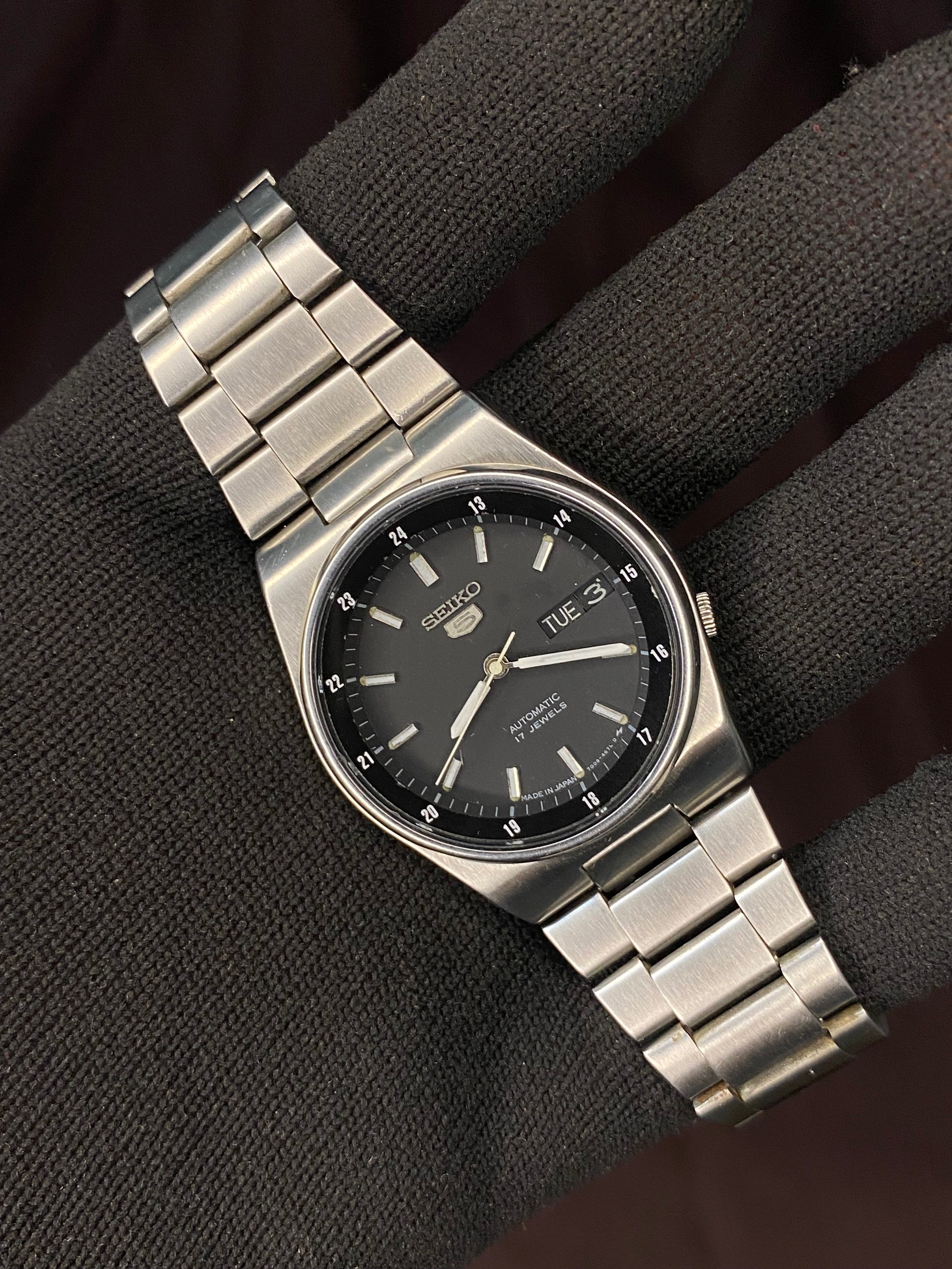 Seiko 5 Grey Railway Time Watch