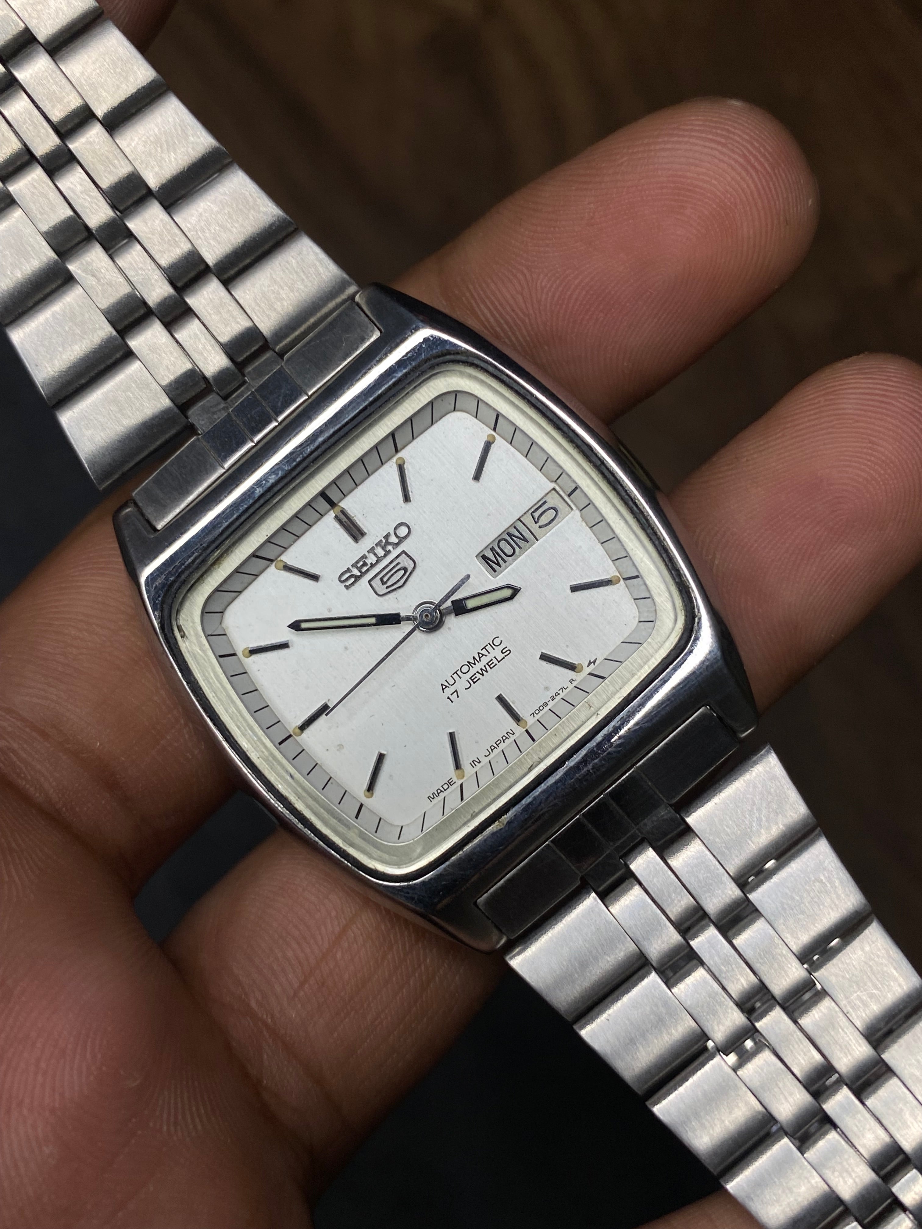 Super Rare Seiko 5 Tv Shaped White Dial Watch.