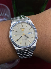Seiko 5 “Grey Linen” — 7009 Textured Dial Automatic watch.