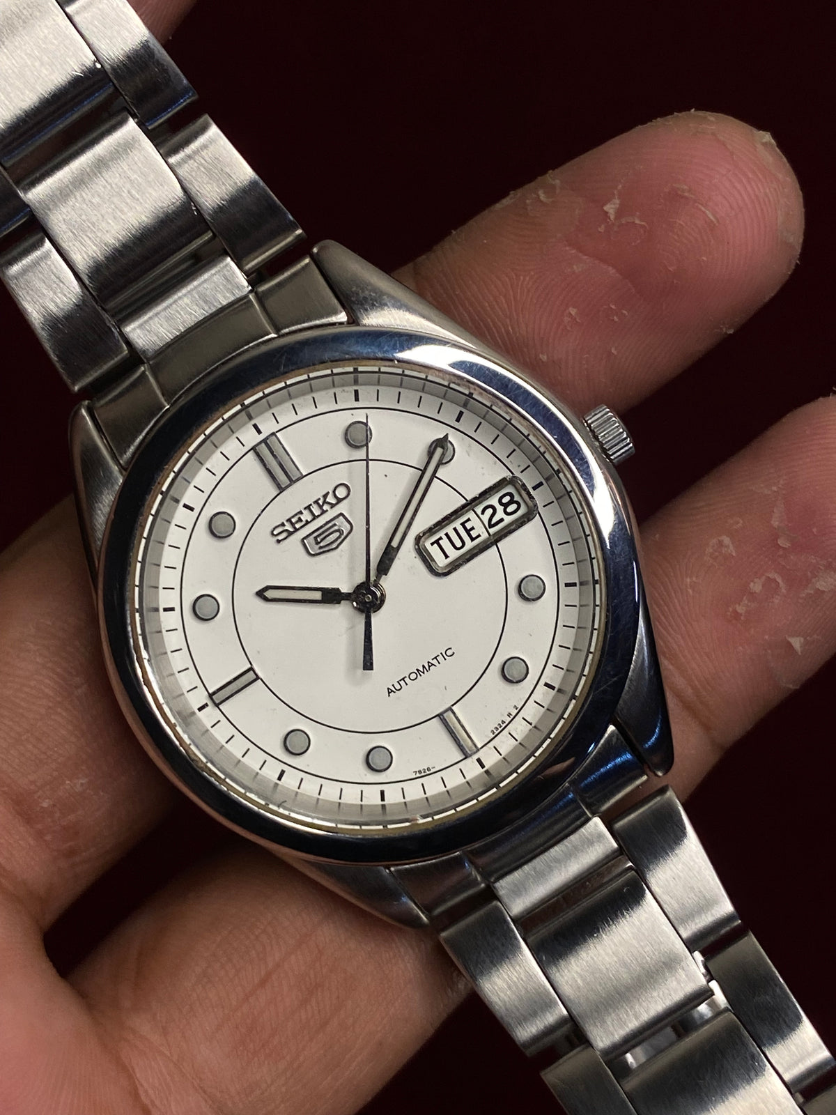 Seiko 5 SNX999 Automatic — White Dial with Concentric Ring Layout | Ref. 7S26-00X0 | Exhibition Caseback | 38mm