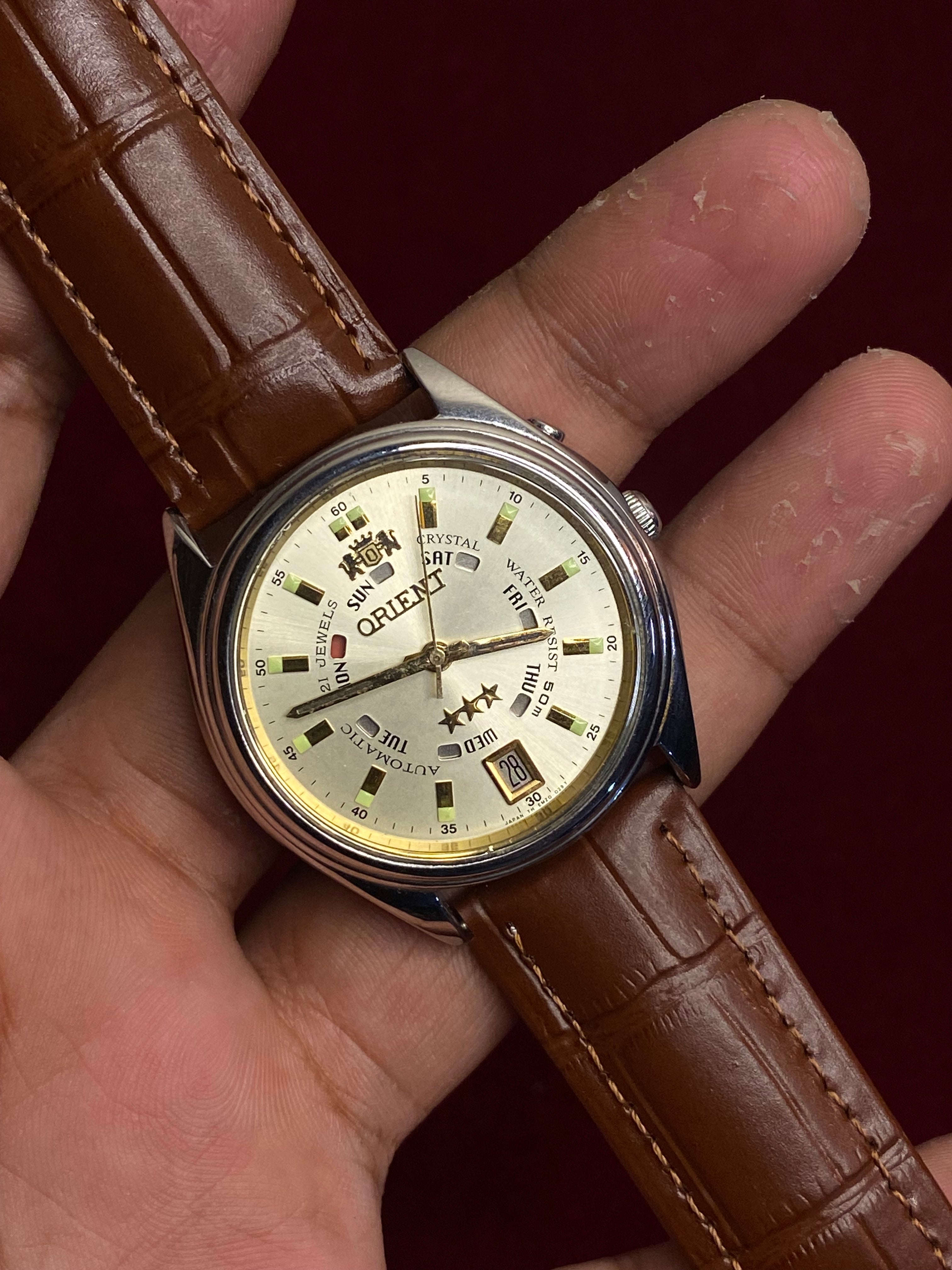 Orient 3-Star Crystal Automatic — Champagne Dial, Rotating Day Ring | Ref. EM5J-A0 | 21 Jewels | 38mm