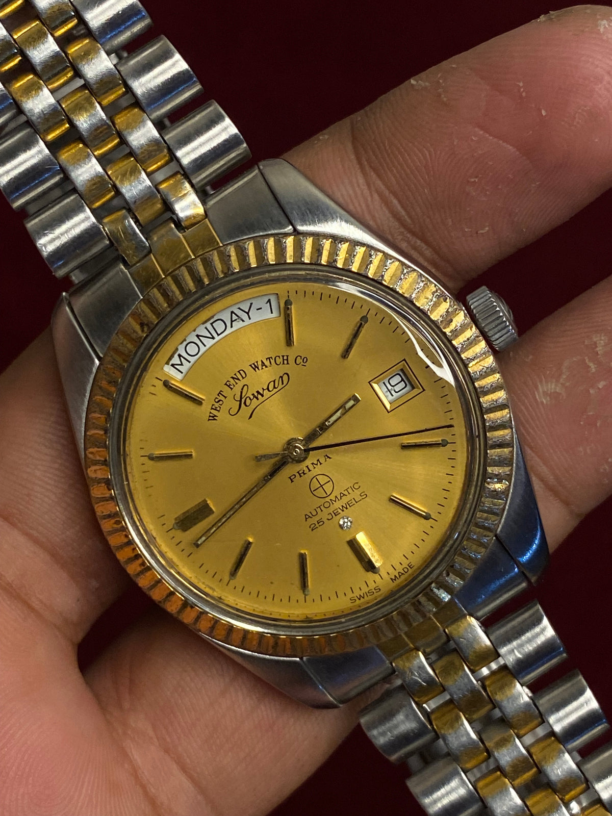 West End Watch Co. Sowar Prima President— Champagne Sunburst Dial, 25 Jewels, Day-Date | Ref. K-5028 | 38mm Swiss Made.