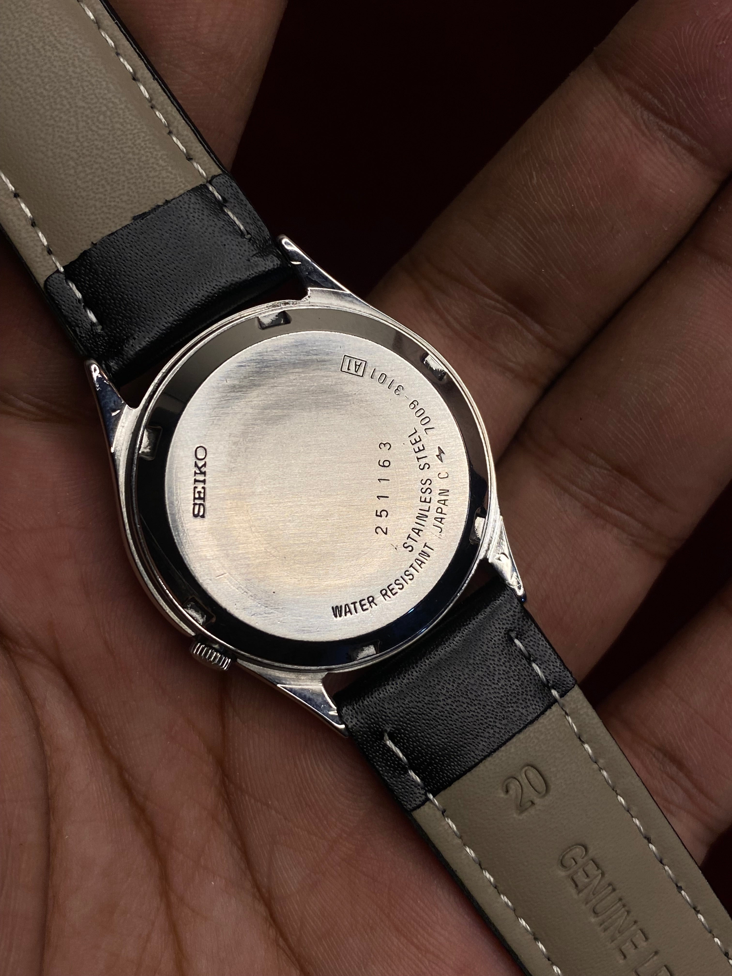 Vintage Seiko 5 — Matte Black Railway Dial, Red Seconds | Ref. 7009-3101 | Cal. 7009 | 38mm.