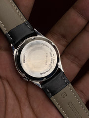 Vintage Seiko 5 — Matte Black Railway Dial, Red Seconds | Ref. 7009-3101 | Cal. 7009 | 38mm.