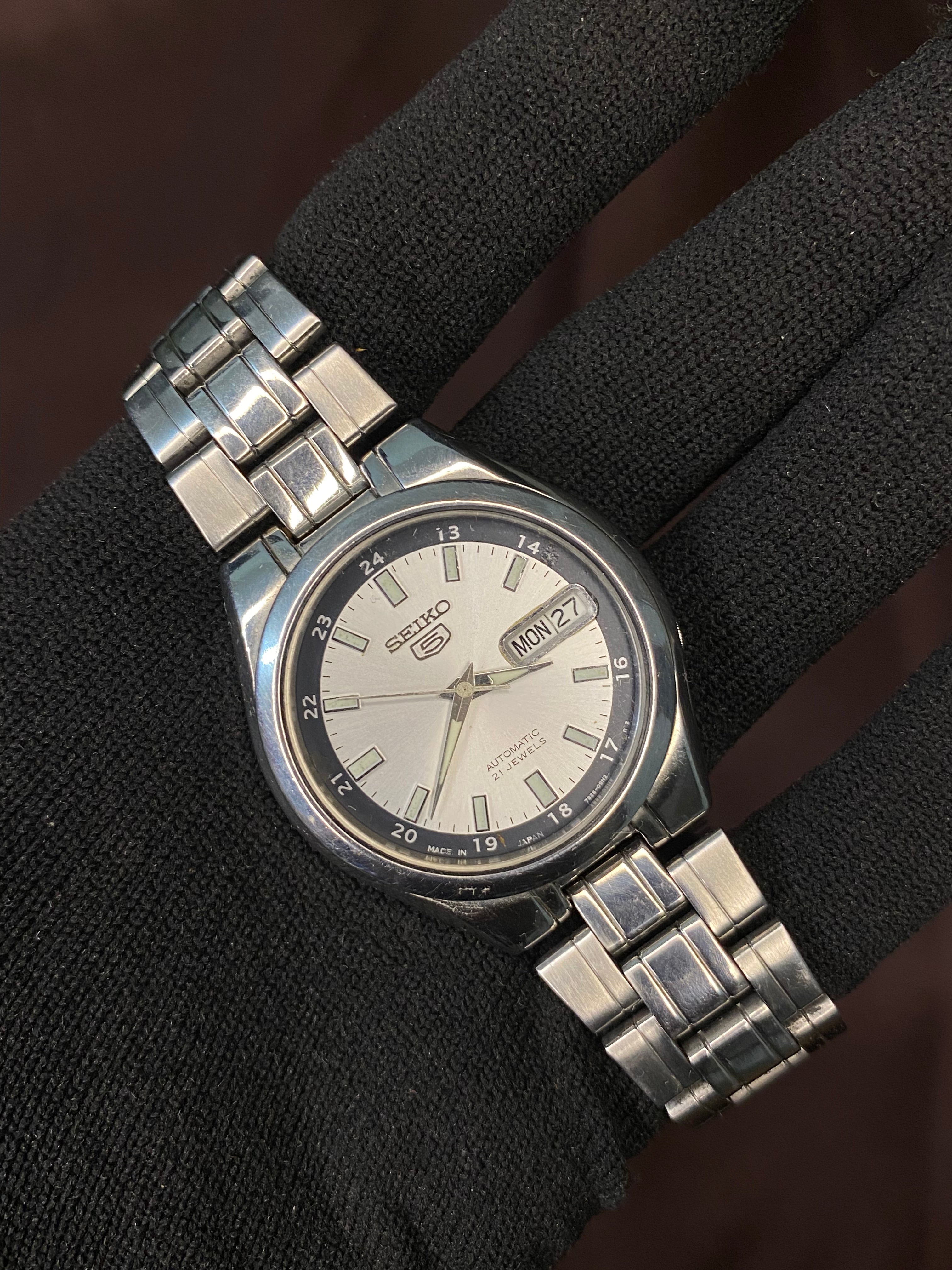 Pristine Seiko 5 SNKG19 Panda Dial Watch