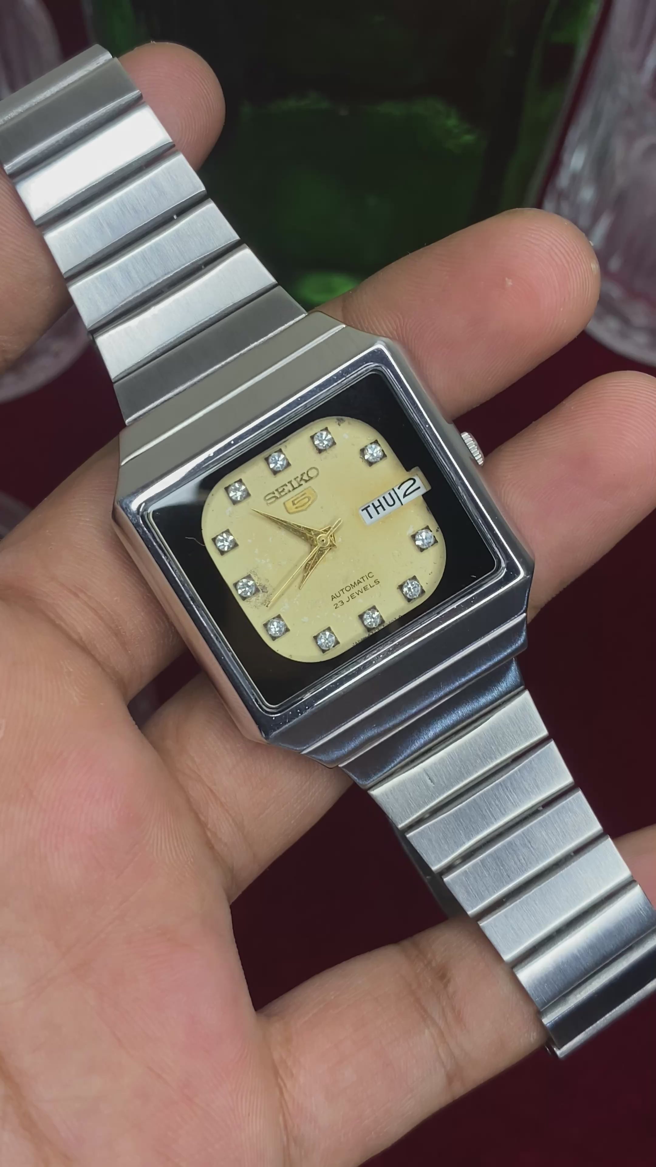 Seiko 5 “Zamana” — 1984 TV-Case Automatic | Cream & Crystal Watch.