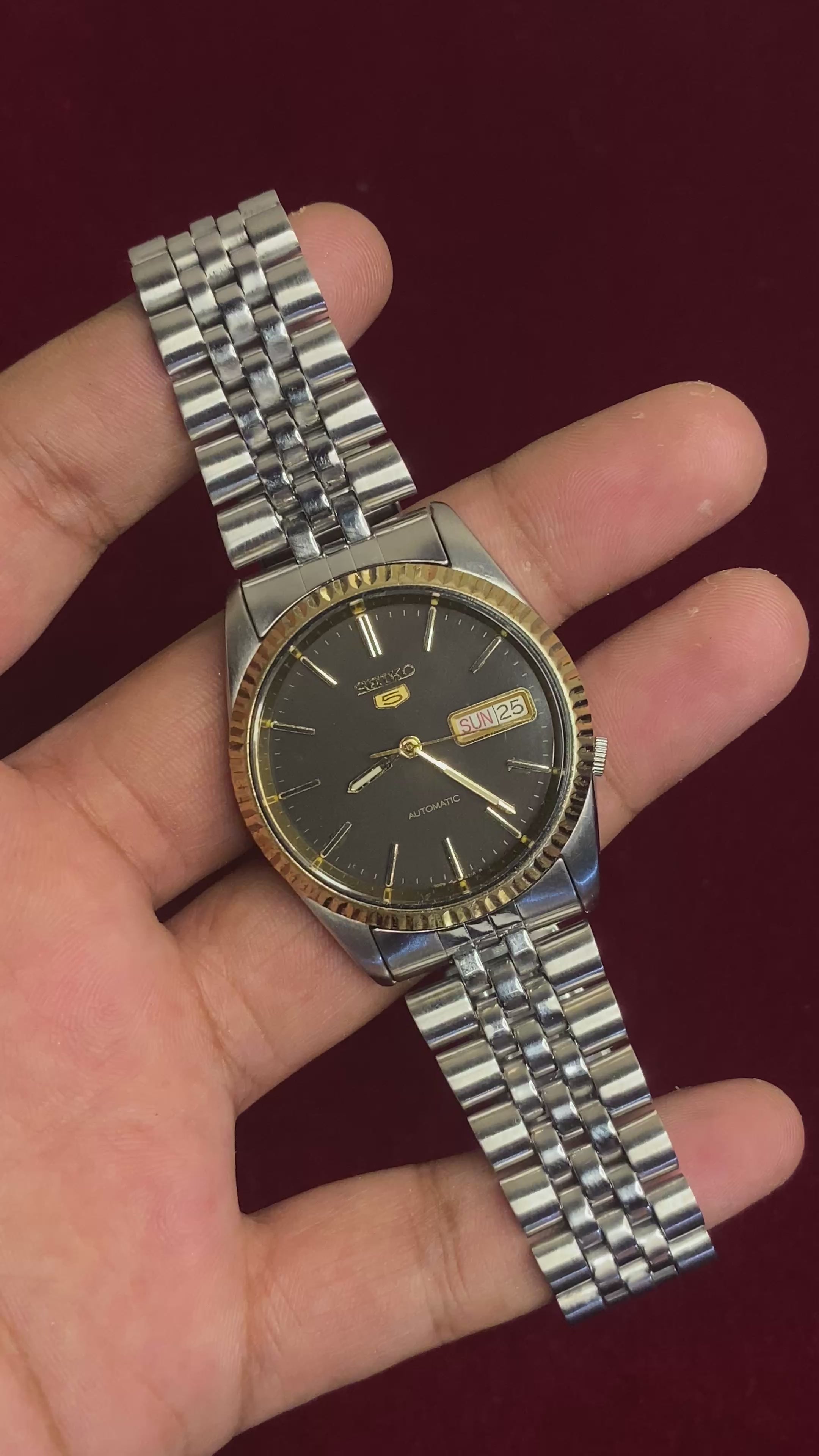 Seiko 5 "President" — Grey Dial, Fluted Gold Bezel | Ref. 7009-6001.