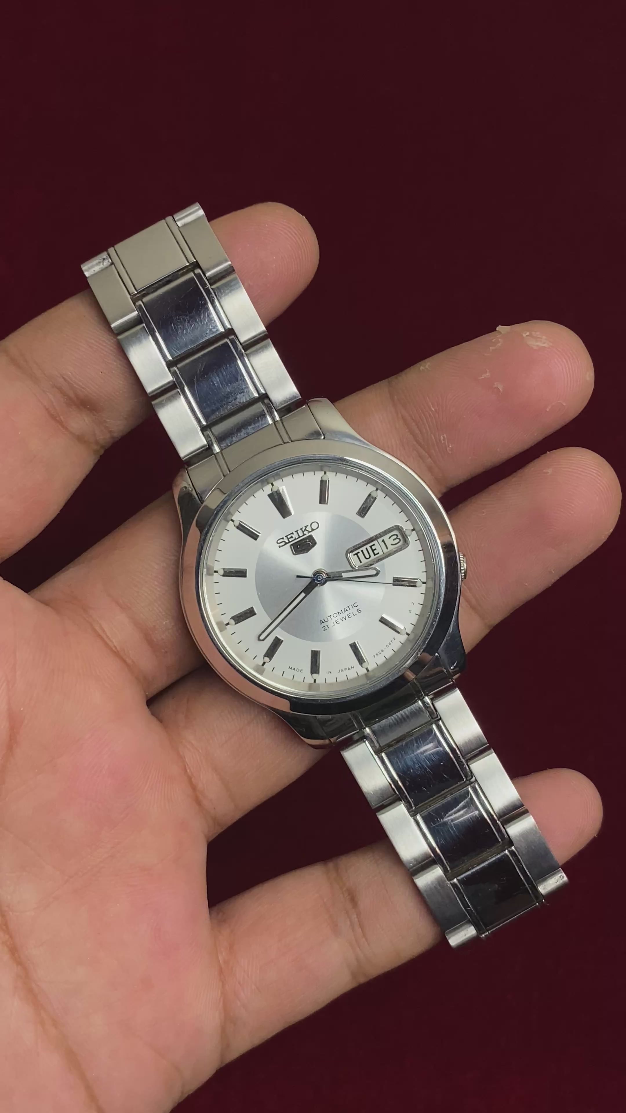 Seiko 5 SNK789 — Silver Sunburst Dial | Ref. 7S26-06F2 | Exhibition Caseback | 38mm