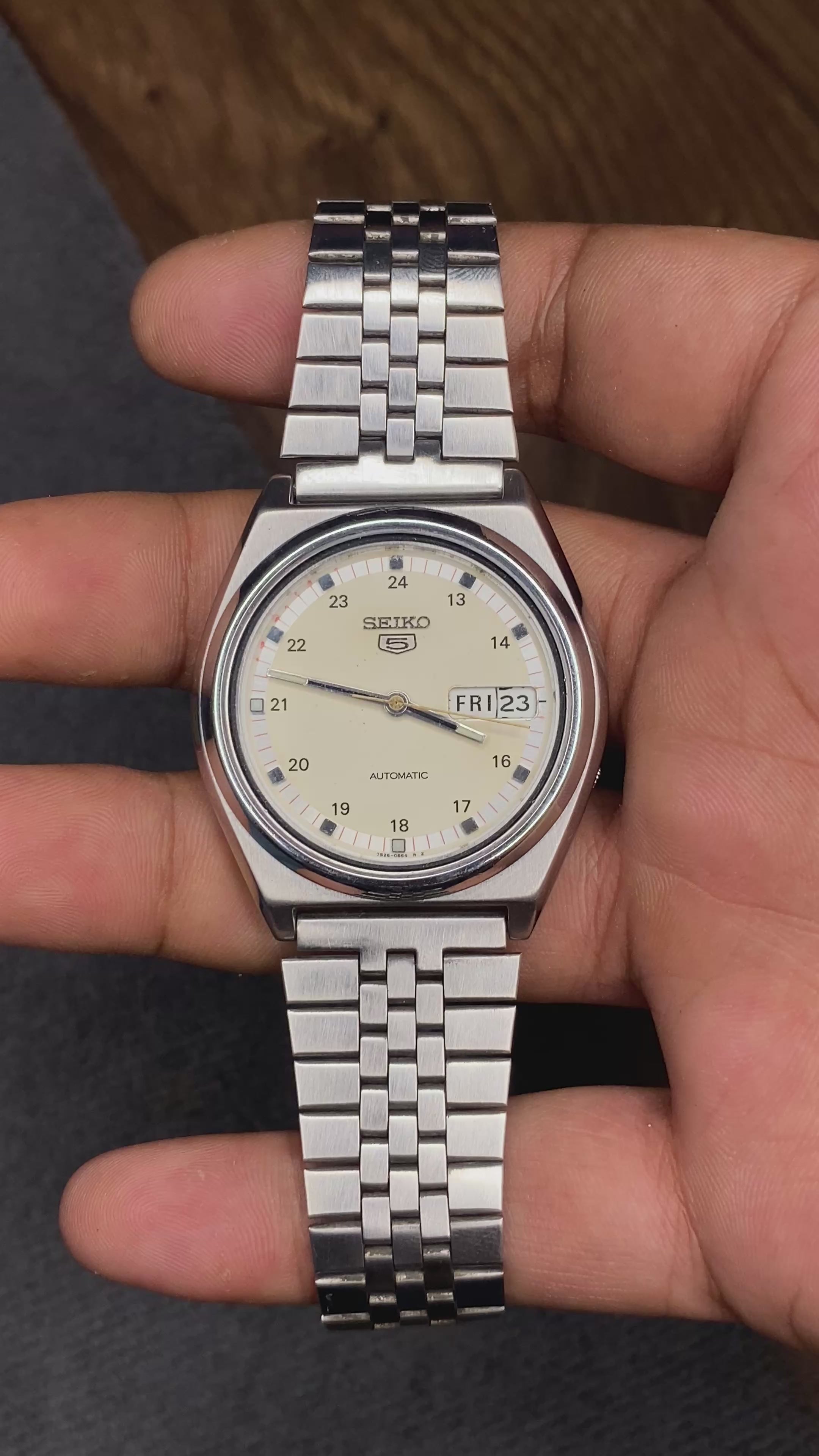 Seiko 5 “Railway Time” — Beige Dial | 38mm Japanese Automatic Watch.