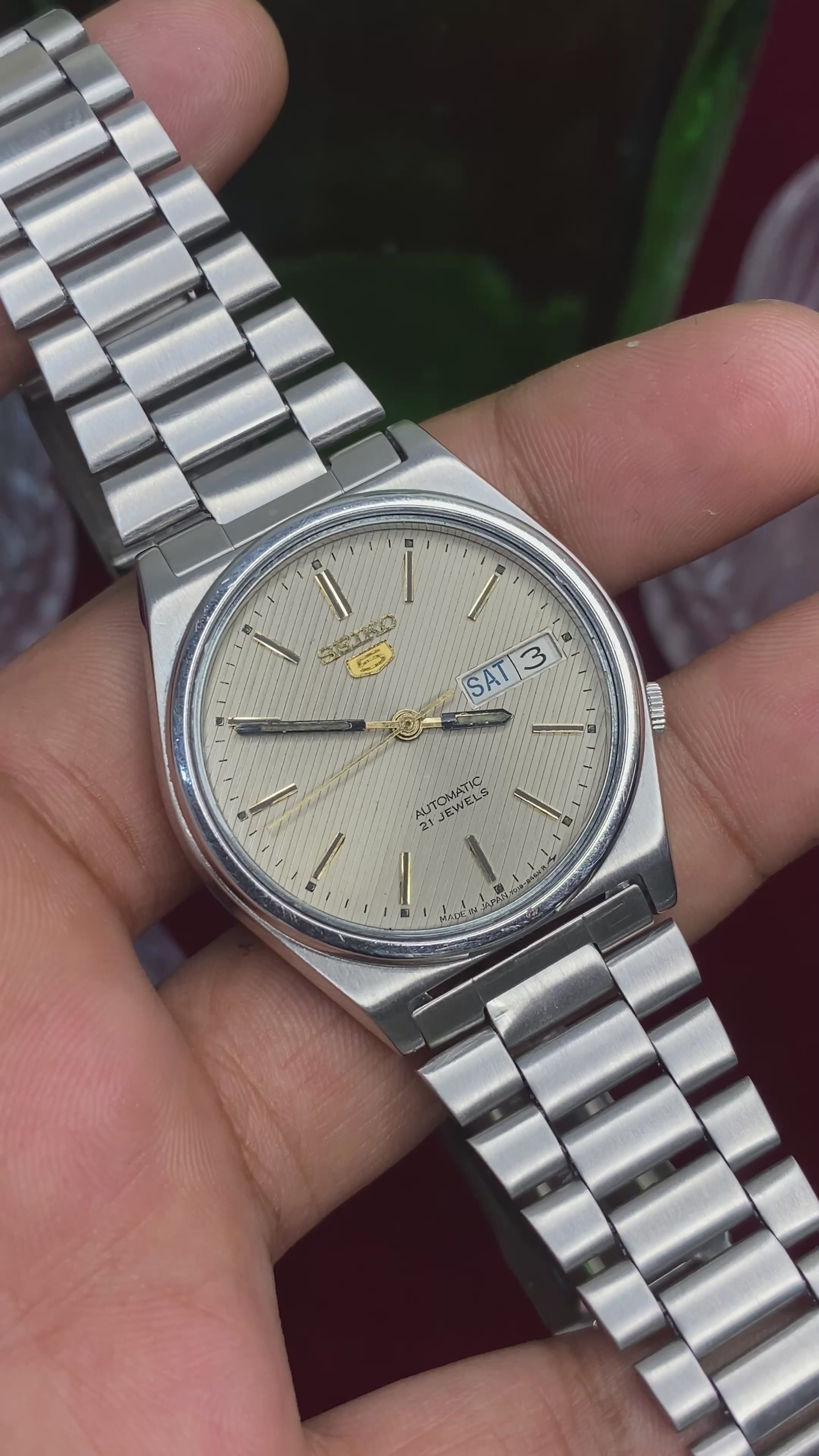Seiko 5 “Grey Linen” — 7009 Textured Dial Automatic watch.