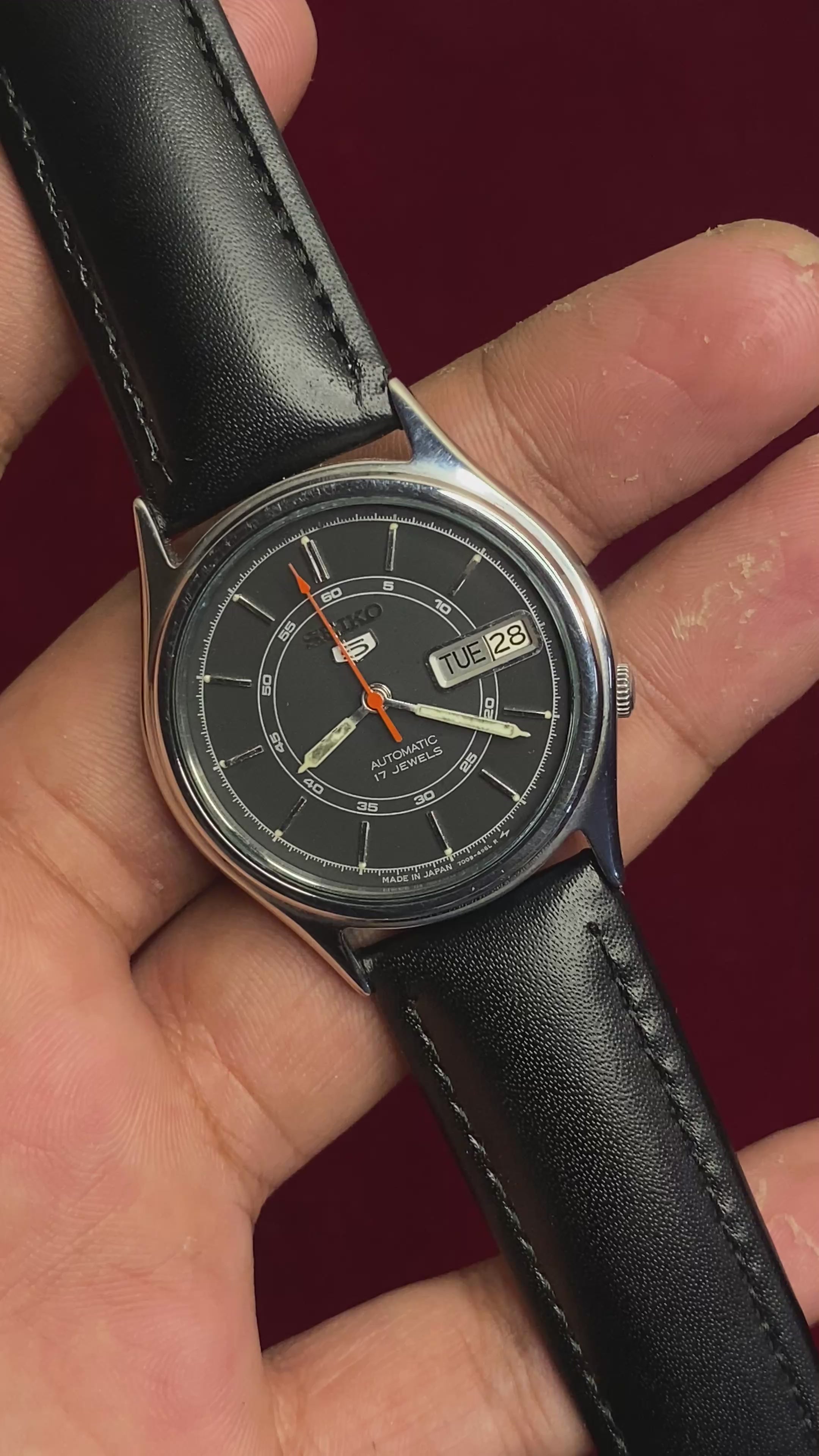 Vintage Seiko 5 — Matte Black Railway Dial, Red Seconds | Ref. 7009-3101 | Cal. 7009 | 38mm.