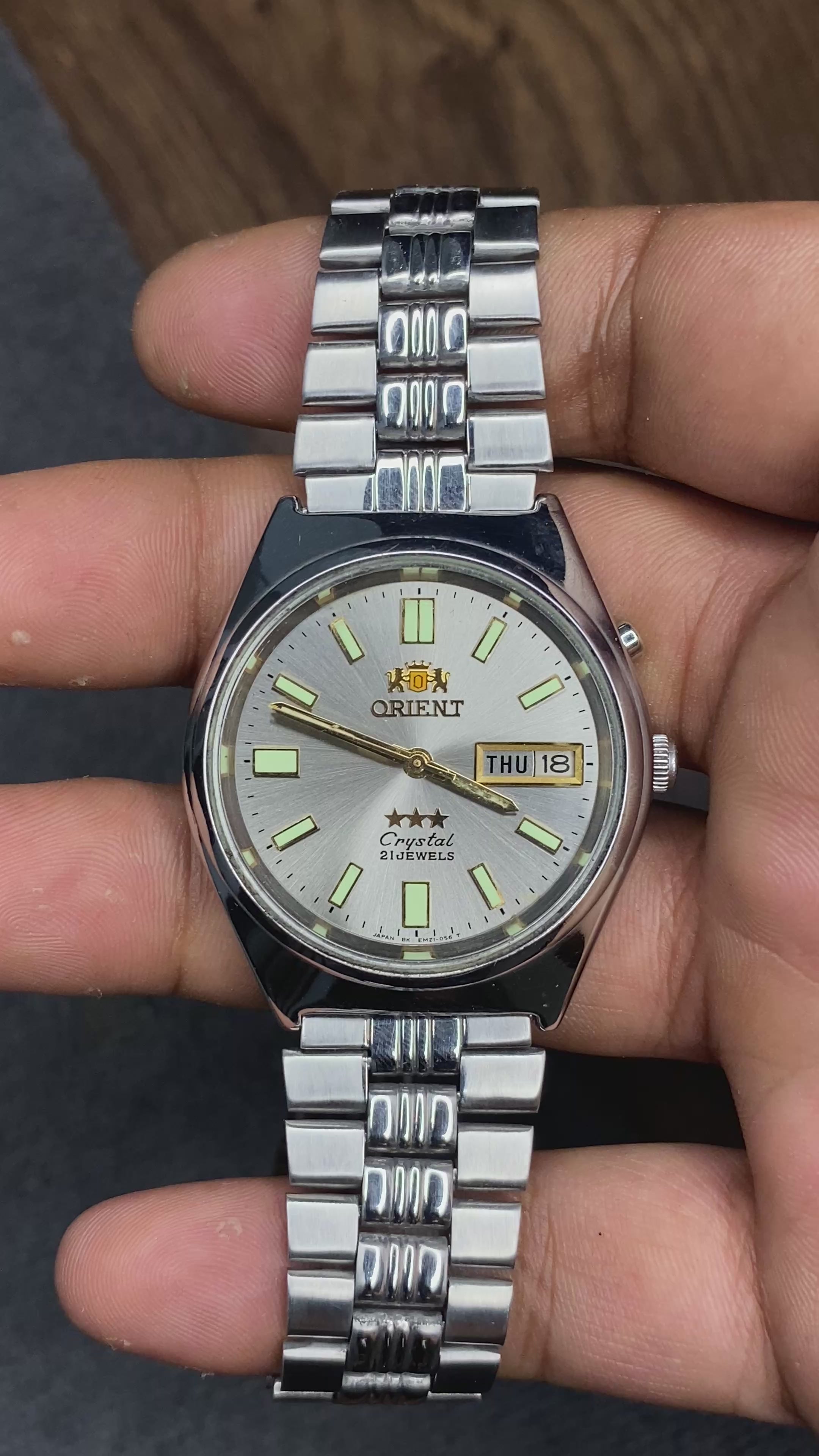 Orient Three Star — Silver Sunburst Dial | 38mm All-Steel Japanese Automatic Watch.