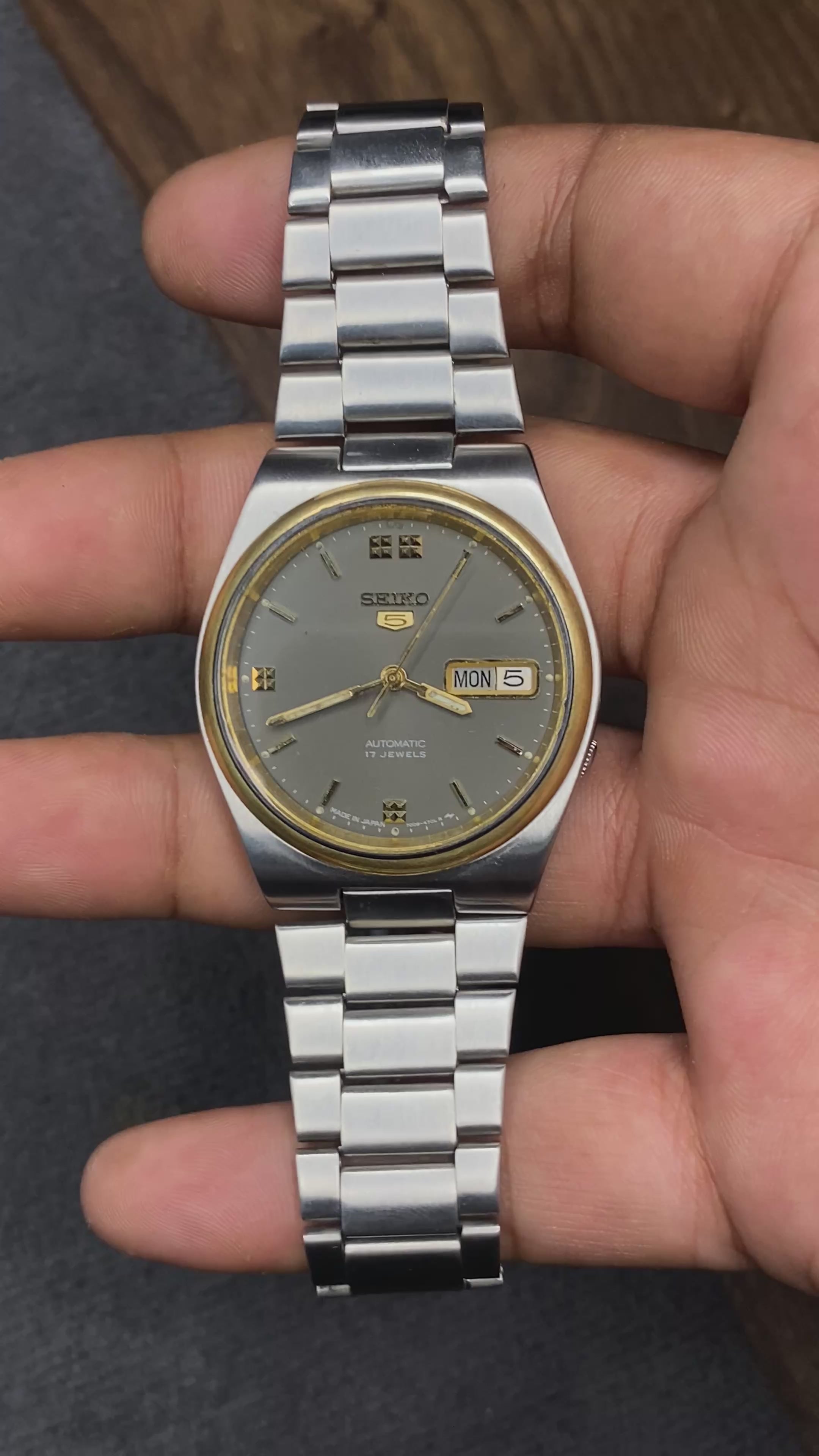 Rare Vintage Seiko 5 Automatic Grey Dial Watch | Ref. 7009-3131 | Made in Japan
